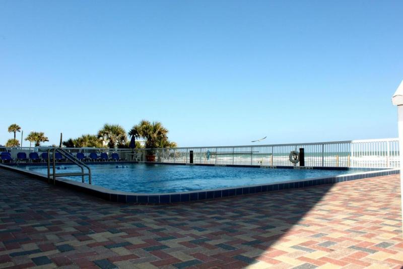 בית מלון כפרי Comfort Inn & Suites Daytona Beach Oceanfront