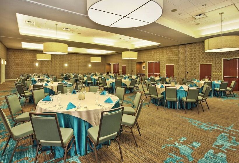 فندق Courtyard By Marriott Gulfport Beachfront