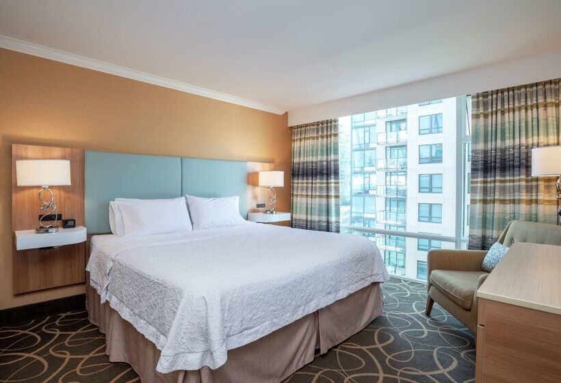 هتل Hampton Inn And Suites By Hilton, Downtown Vancouver