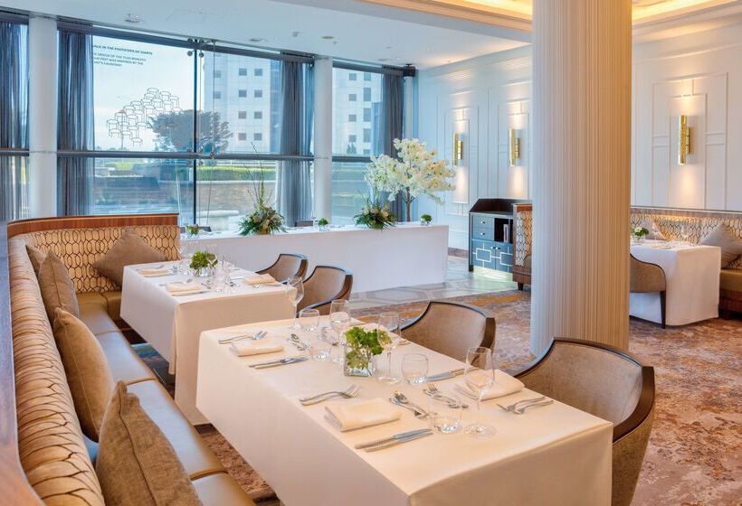 בית מלון כפרי Hilton Belfast