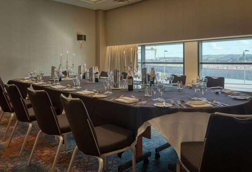 בית מלון כפרי Hilton Belfast