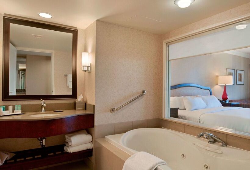 Hilton Niagara Falls/fallsview Hotel & Suites