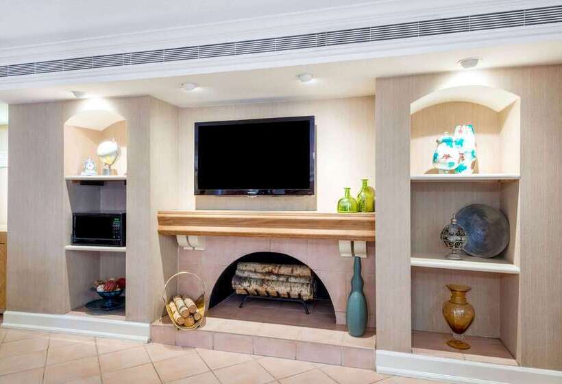 בית מלון כפרי La Quinta East Deerfield Beach   Boca Raton