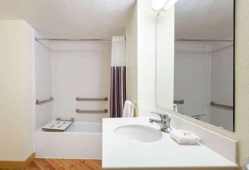 בית מלון כפרי La Quinta East Deerfield Beach   Boca Raton