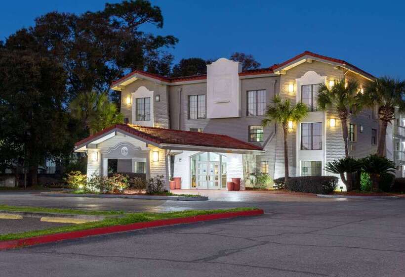 酒店 La Quinta Inn By Wyndham Pensacola