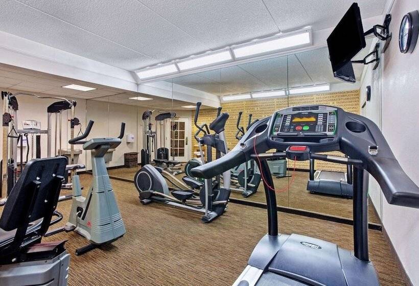 هتل La Quinta By Wyndham Winston Salem