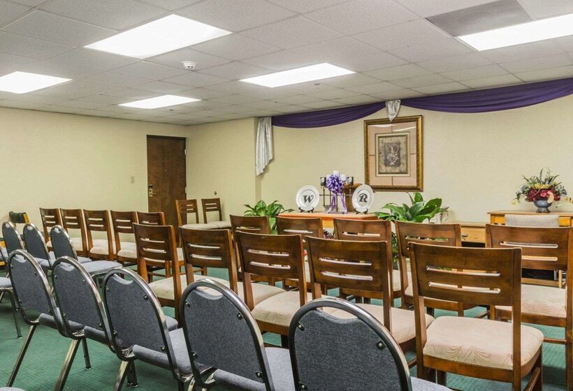 هتل Quality Inn & Suites Near Coliseum And Hwy 231 North