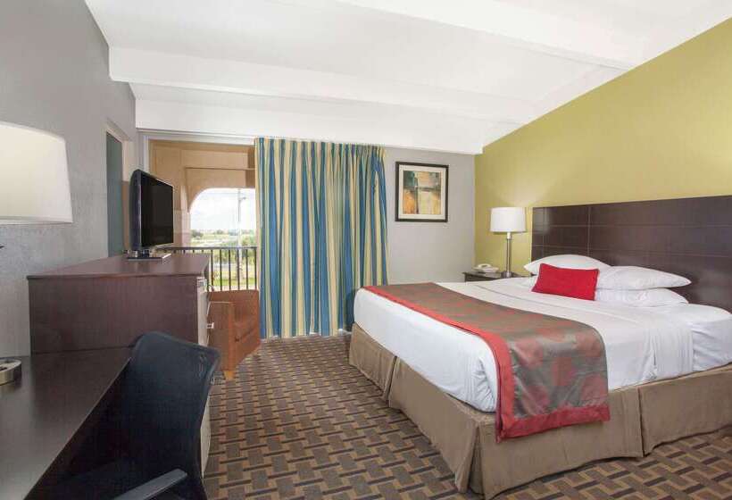 فندق Ramada By Wyndham Davenport Orlando South