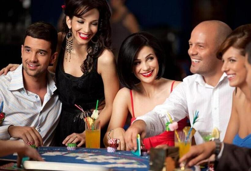 בית מלון כפרי The Commerce Casino &