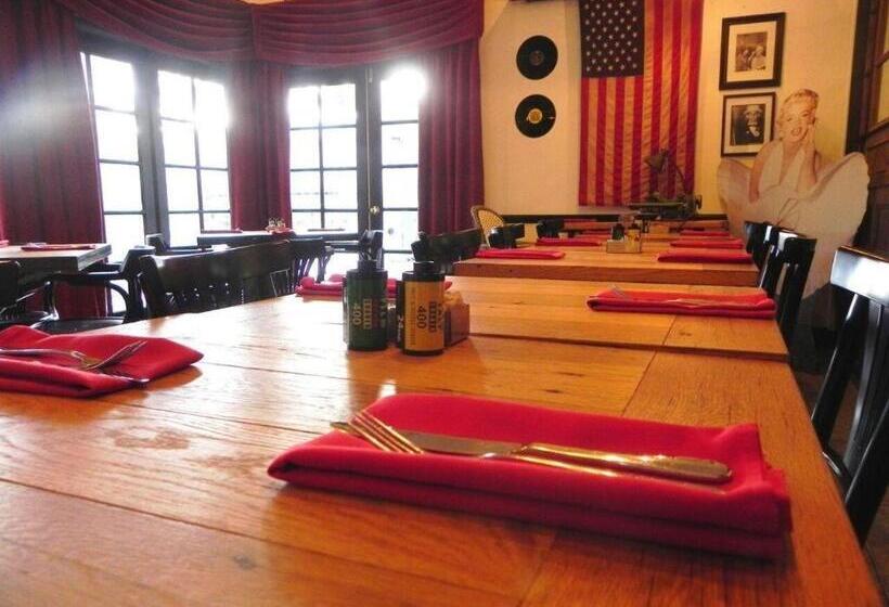 Lafayette Hotel & Club