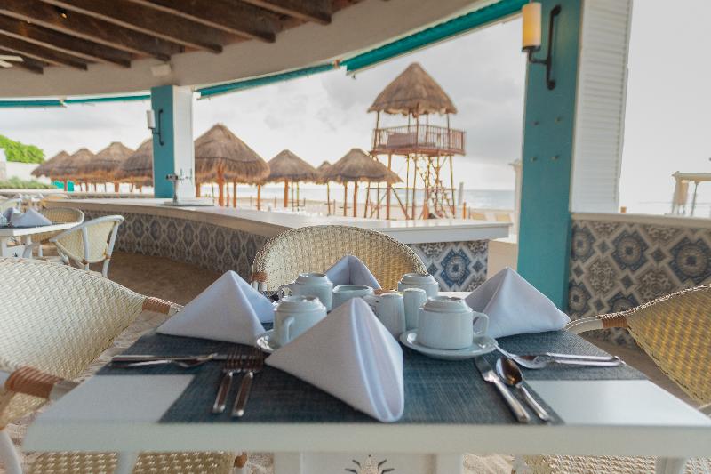 هتل Wyndham Grand Cancun All Inclusive Resort & Villas