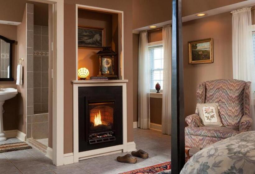 Общежитие The Inn & Tavern At Meander