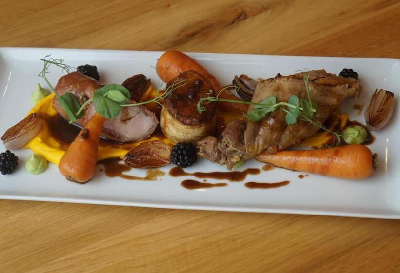 호스텔 The Poltimore Inn
