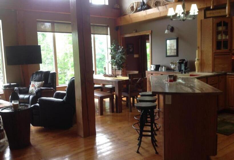 مبيت وإفطار Strong Timbers Bnb