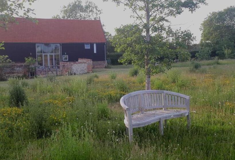צימר The Suites At Pannells Ash