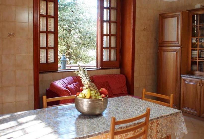 مبيت وإفطار Villa Palmira