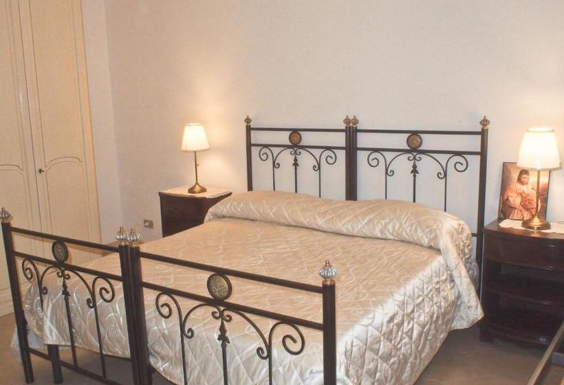 مبيت وإفطار Villa Palmira