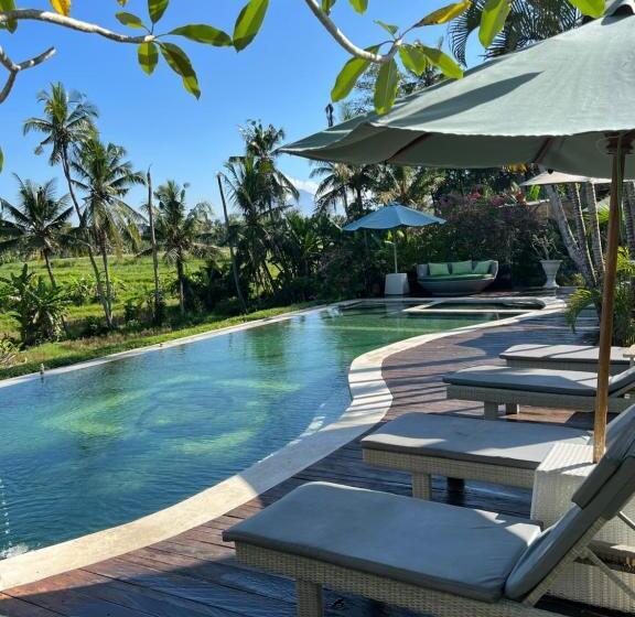 مبيت وإفطار Coco Verde Bali Resort
