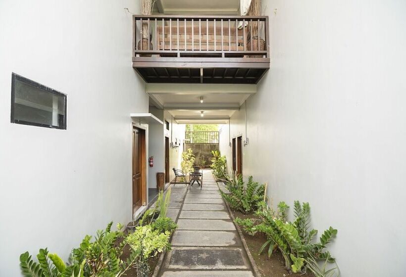 旅馆 Panen House By Oyo Rooms