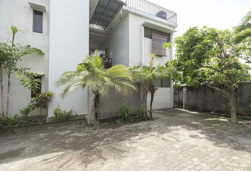 旅馆 Panen House By Oyo Rooms