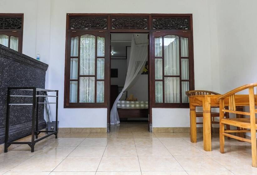 Bed and Breakfast Artha Dewata Home Stay