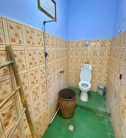 مبيت وإفطار Duyung Rooms & Resto Gerupuk