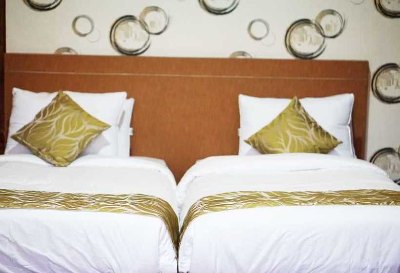Bed and Breakfast Ocho Bali Surf Camp