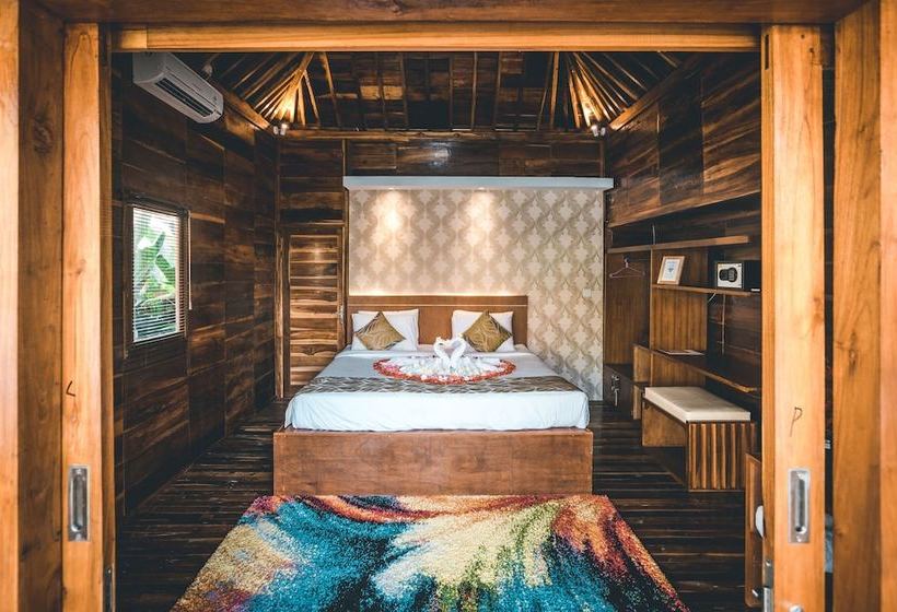 Bed and Breakfast Ocho Bali Surf Camp
