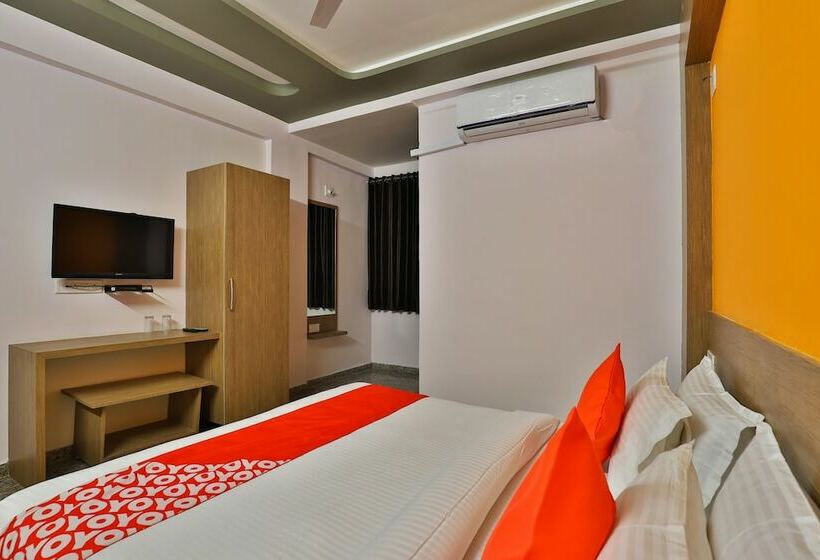 Отель Ab Apple By Oyo Rooms