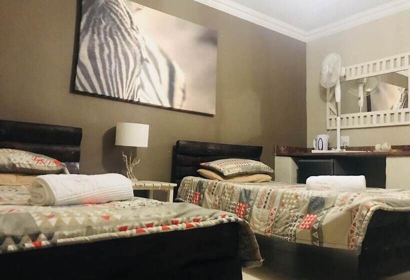 Отель Chinaka Game Lodge