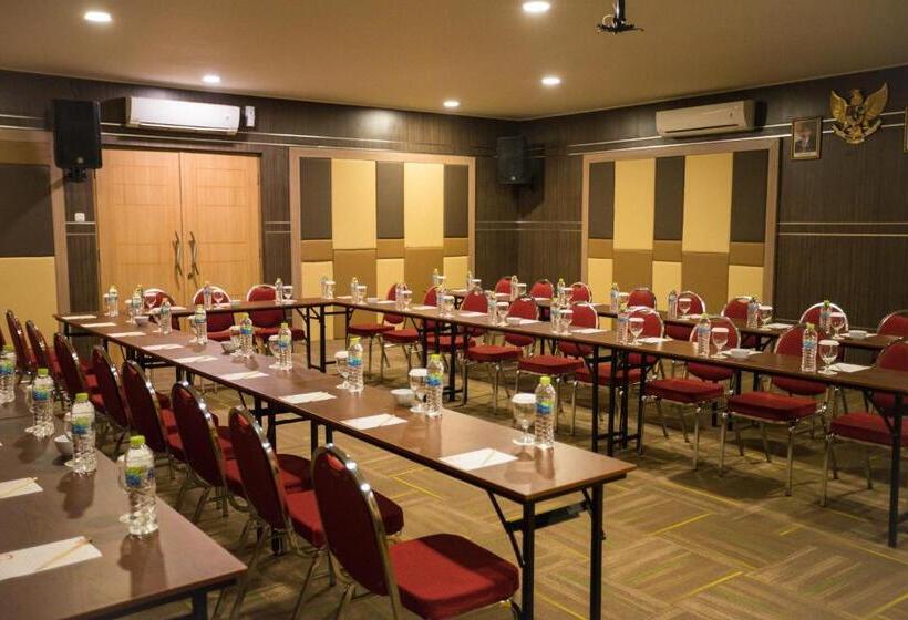 Green Red Hotel Syariah Jombang