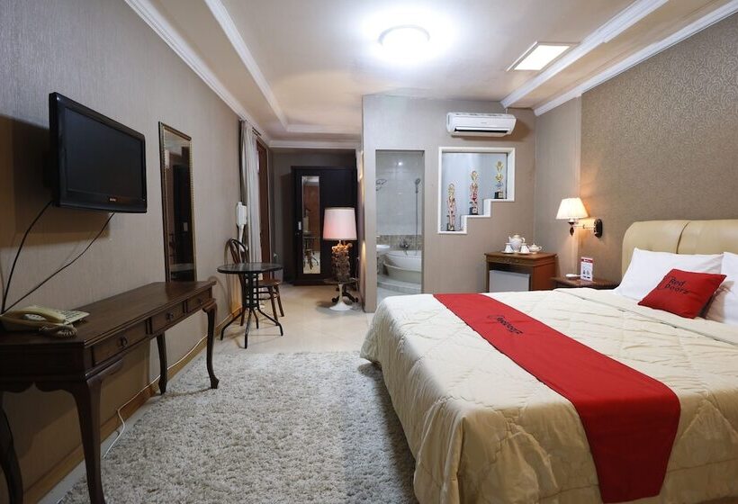 هتل Urbanview De Dharmawangsa Suite