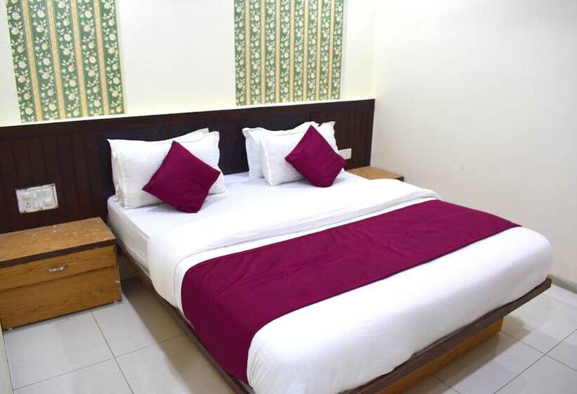 Отель Sun Shine By Sky Stays