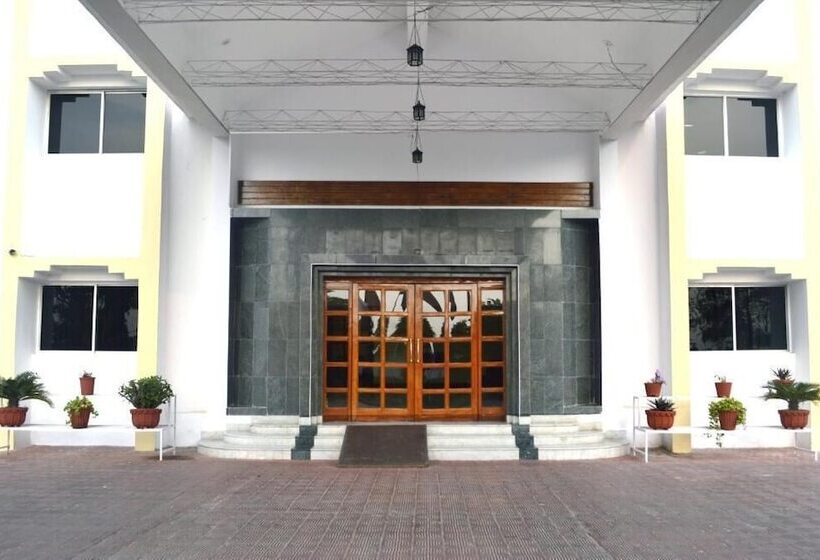 Отель The Rajgir Residency