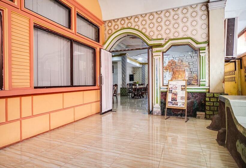 Отель Tresya Tanjung Balai By Oyo Rooms