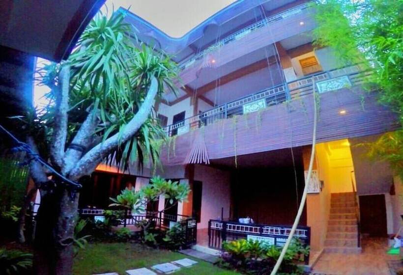 펜션 Klipes Guest House