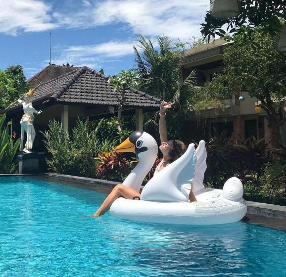 펜션 Pondok Kutuh Guest House