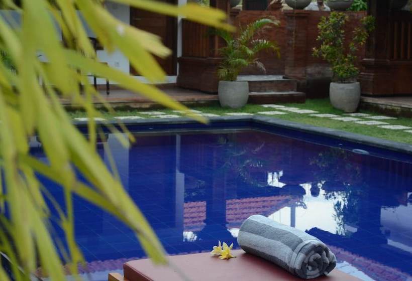 펜션 Tegal Sari Guesthouse