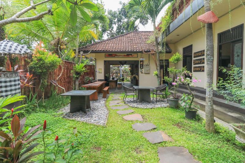 호스텔 Legong Dormitory