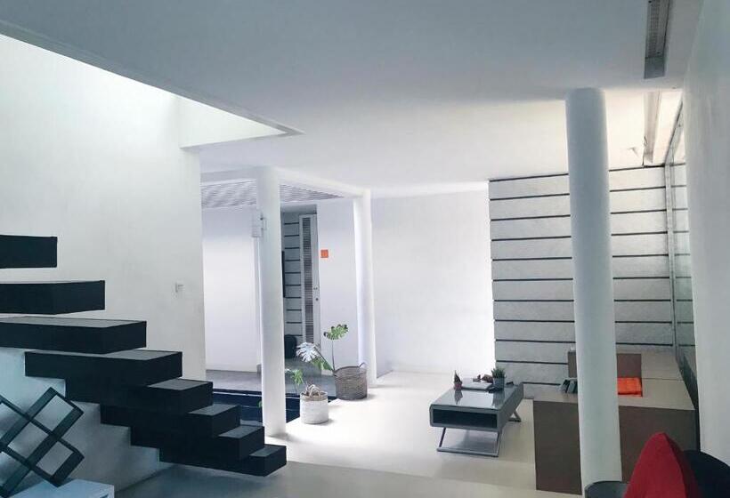 هتل Flat06. Cipete