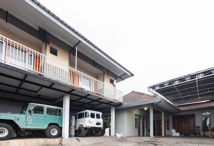 ホテル Herman Homestay By Oyo Rooms