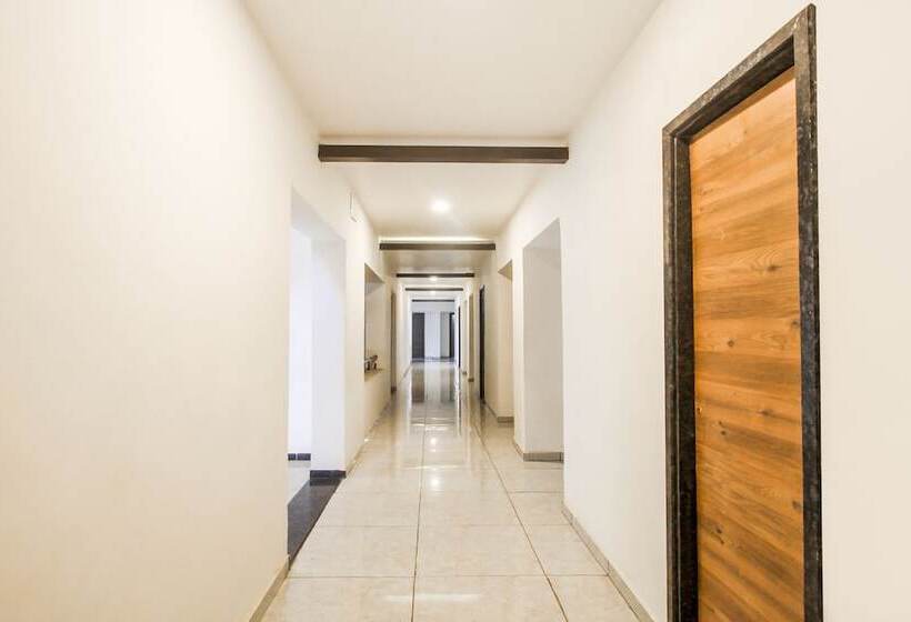 酒店 Meridian By Oyo Rooms