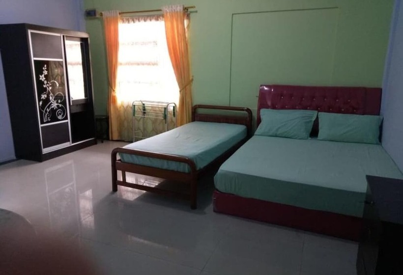 هتل Tachi Stay Guesthouse Syariah