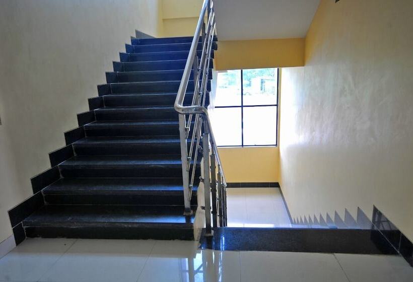 فندق White House