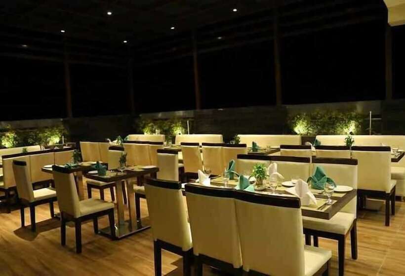 Iroomz Hotel Sr Grand