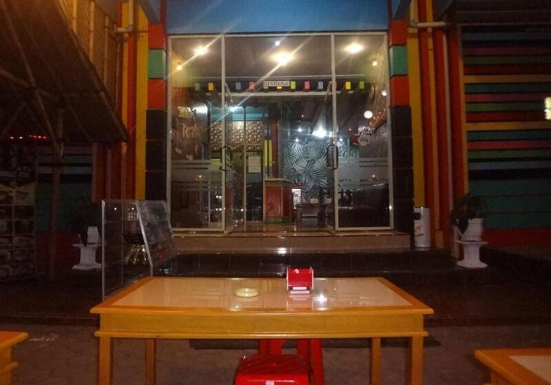 پانسیون Penginapan Hotel Mangir Asri