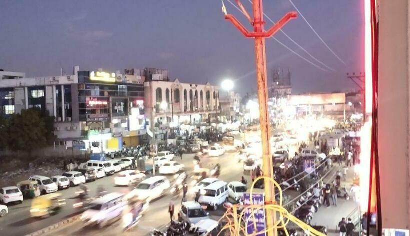 Отель Yogeshwer