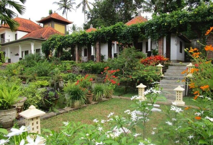 ペンション Bukit Asri Lodge