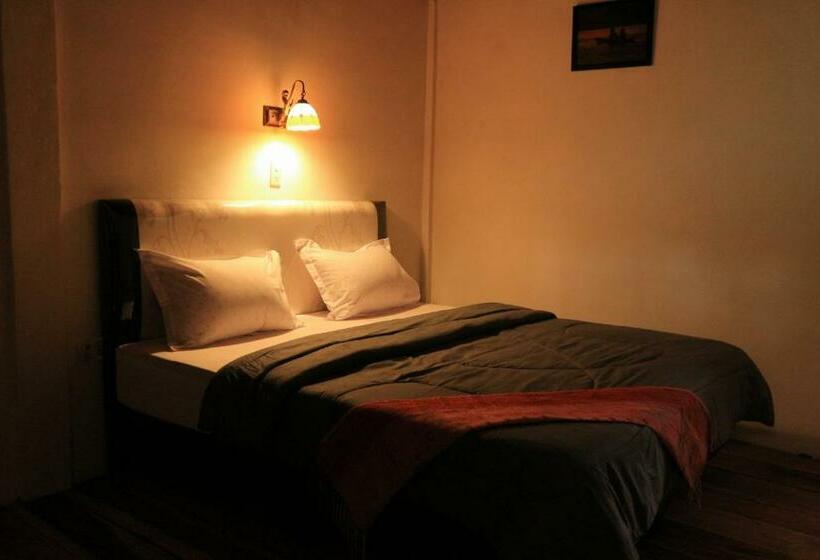 پانسیون Laster Jony S