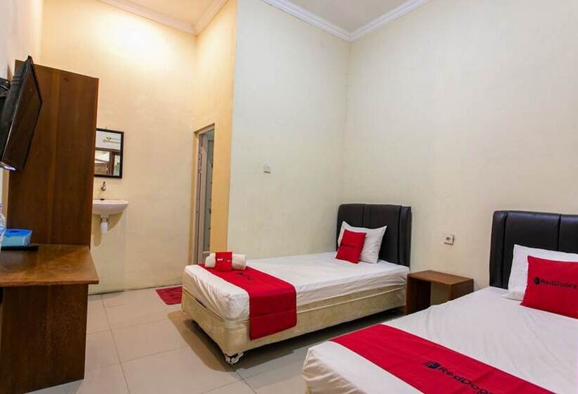 بنسيون Reddoorz Near Prambanan Temple